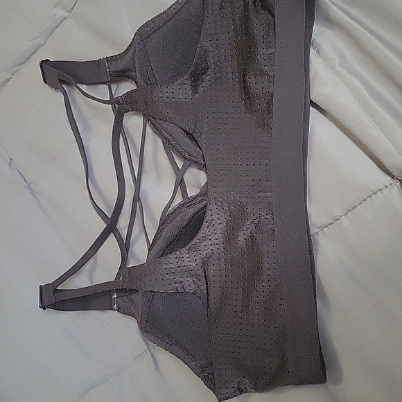 VICTORIAS SECRET SPORT BRA - Picture 3 of 3